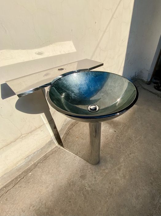 Раковина новая, стеклянная чаша