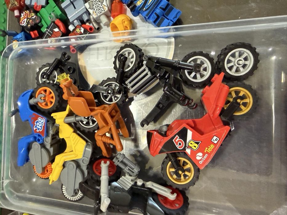 Колекция Лего/Lego фигурки над 150бр +части