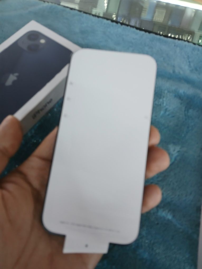 Iphone  13 karobka