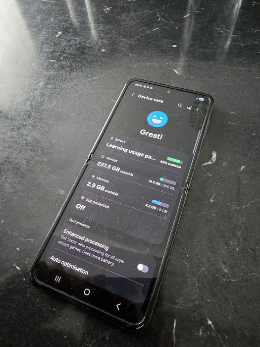 Samsung Z flip 3 / 254 gb Memorie / 8gb RAM