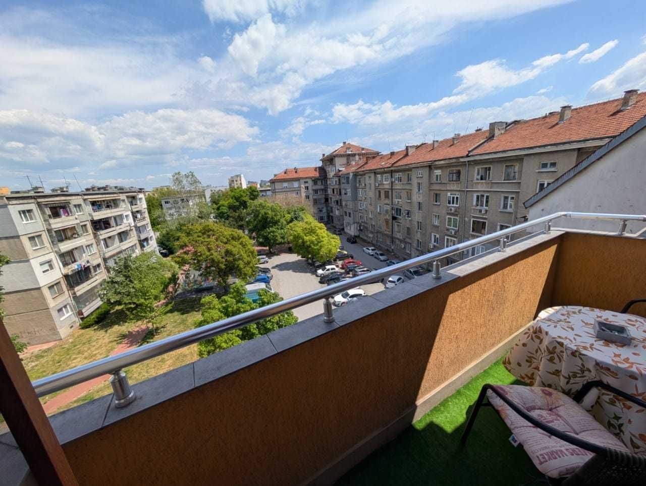 Дава се под наем Тристаен апартамент в Пловдив, Център - 90 кв.м за 612 € - Снимка #20