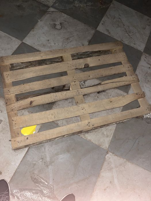 Продам поддон дерево