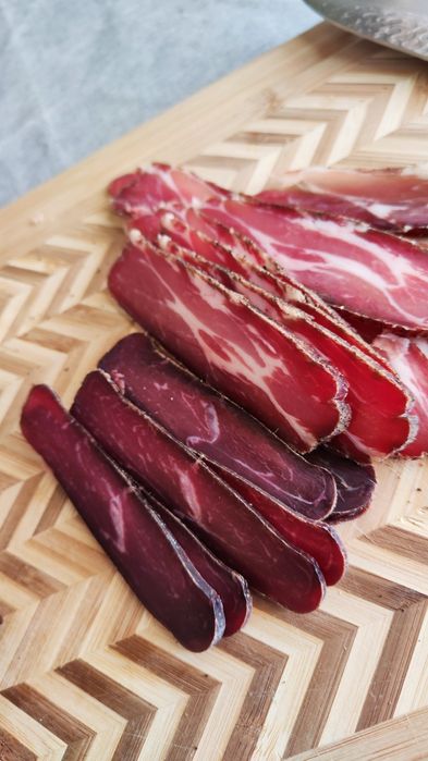 Кутия за сушене на мезета и суджук