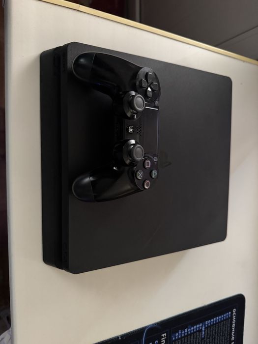 Продам PS4 Slim 500gb
