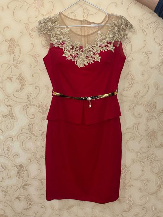 Продаются женские платья