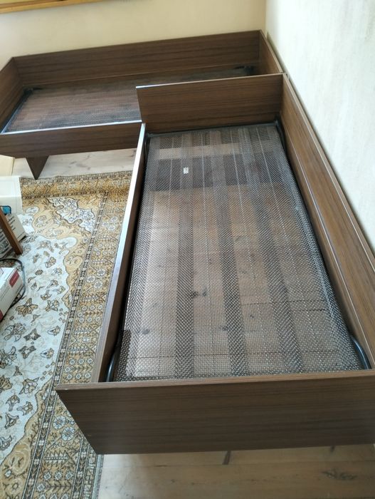 Единично легло два броя