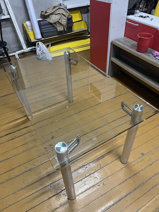 Стол стеклянный новый