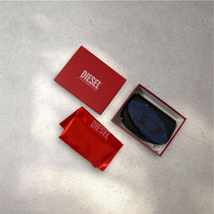 Geantă Diesel din piele neagră – nouă în cutie