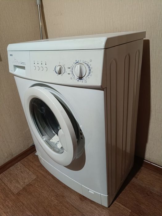 Продам. Стиральную машинку 10000