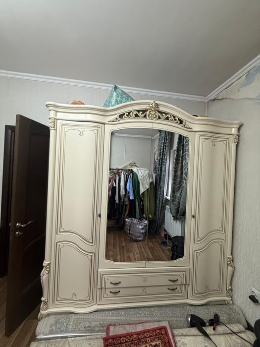 Мебель продаеться