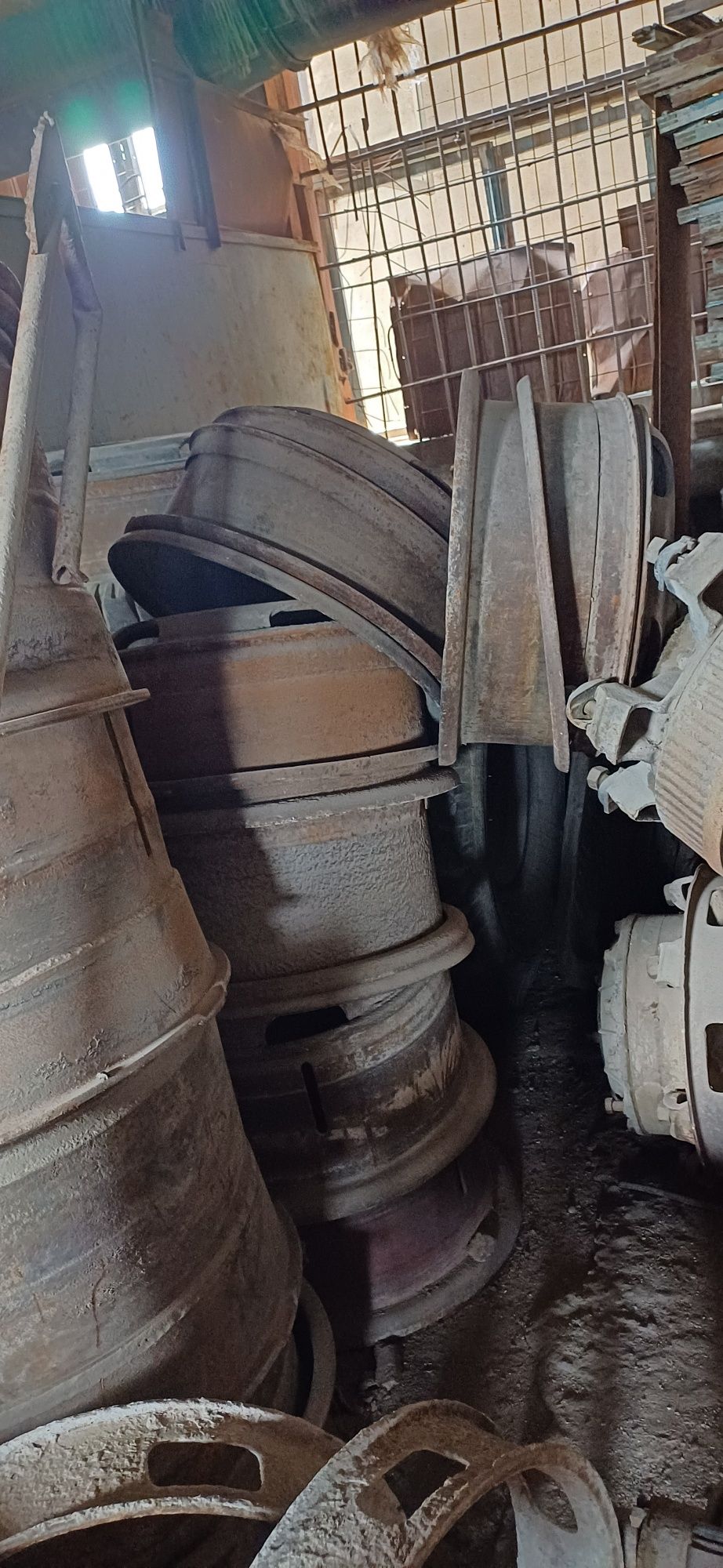 Продам диски на грузовую спец технику