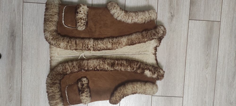 Pieptar, bundiță 7-10 ani și vestă tradițională.