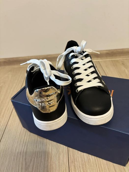 Дамски кецове Trussardi