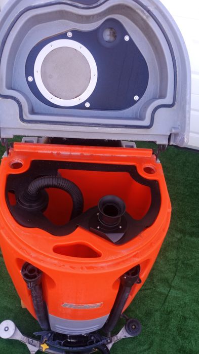 Masina de spalat pardoseli Hako B115