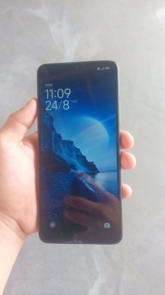 Redmi 13c sotiladi xolati yaxshi