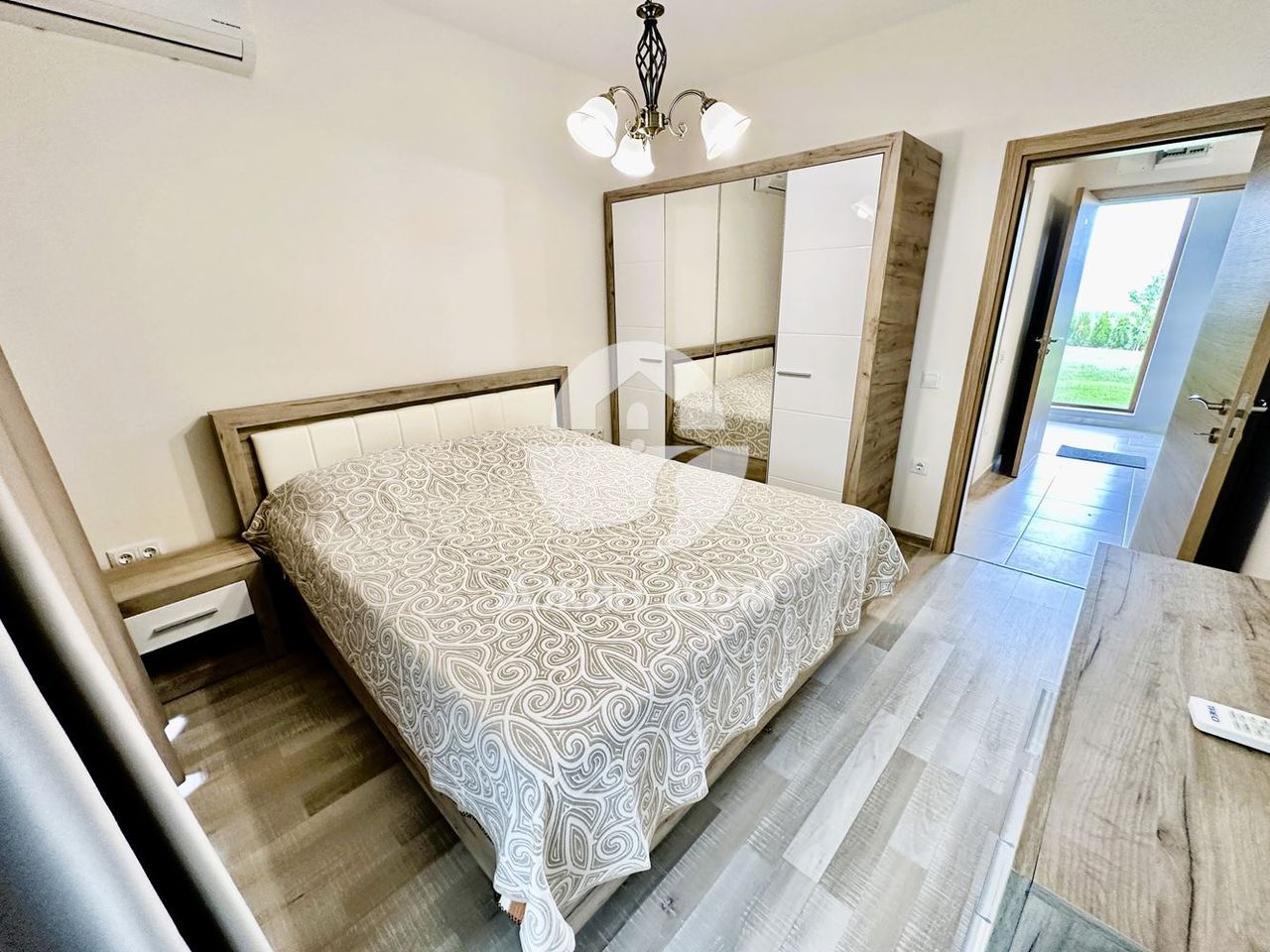 Продава се Двустаен апартамент в Ахелой - 68 кв.м за 1133 €/кв.м - Снимка #5