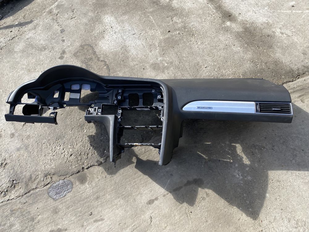 Planșă Bord Complecta Audi A6 C6 Pret 1500 lei