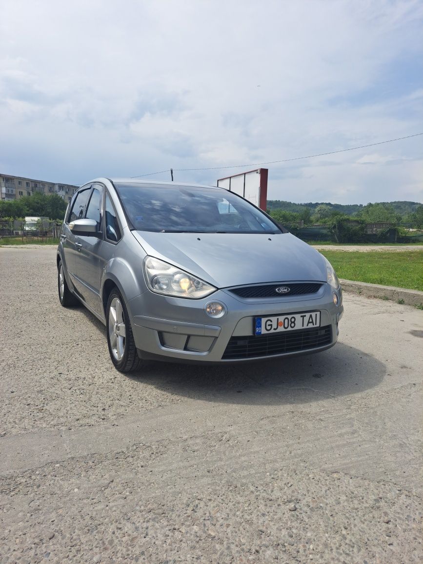 Vând ford S Max impecabil motor 2.0
