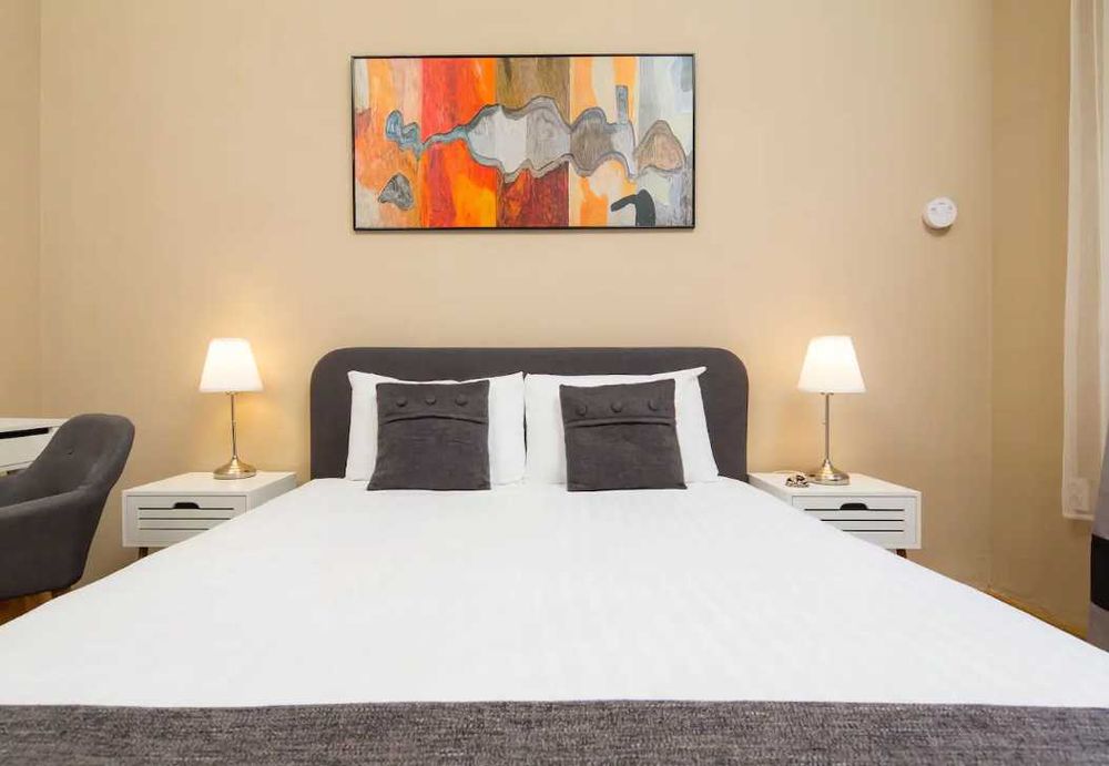 Дава се под наем Двустаен апартамент в Пловдив, Център - 68 кв.м за 306 € - Снимка #2