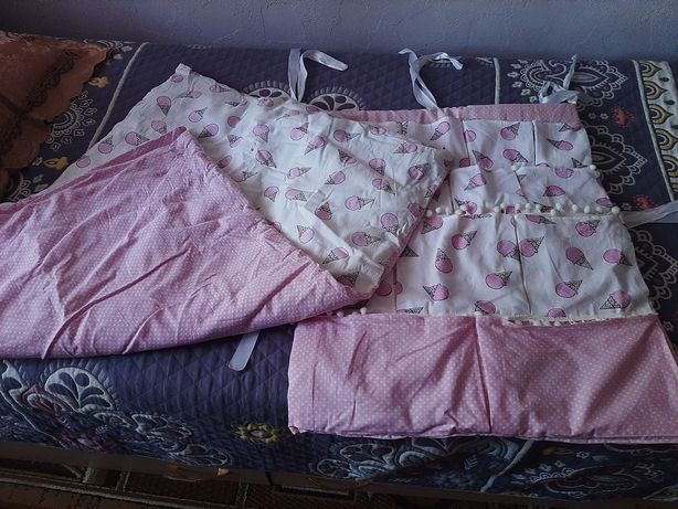 Органайзер и одеяло на детскую кроватку