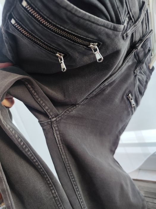 Blugi H&M gri  - 28/32 - talie 82 cm