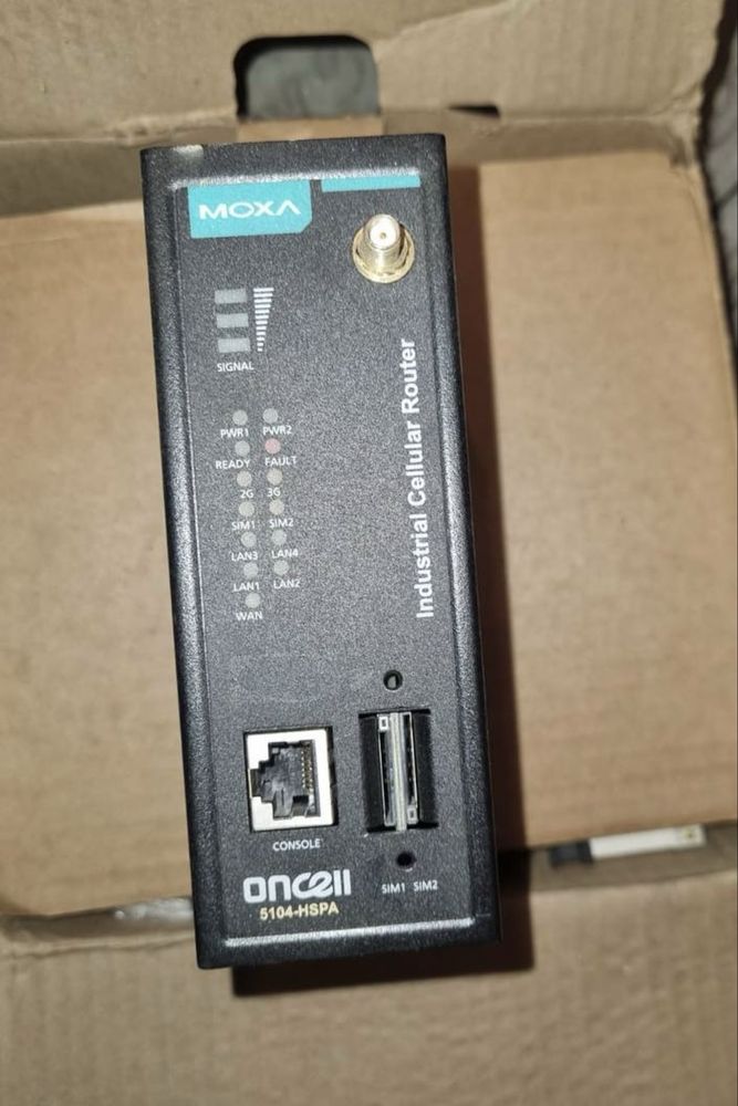 Промышленный роутер MOXA OnCell 5104