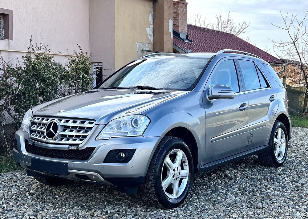 Mercedes ML  Autoutilitara