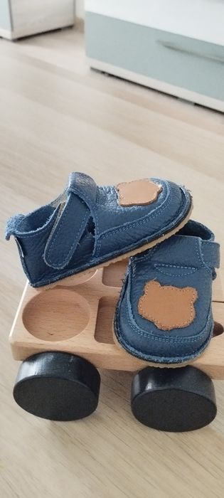 Pantofiori bebe in stare foarte bună