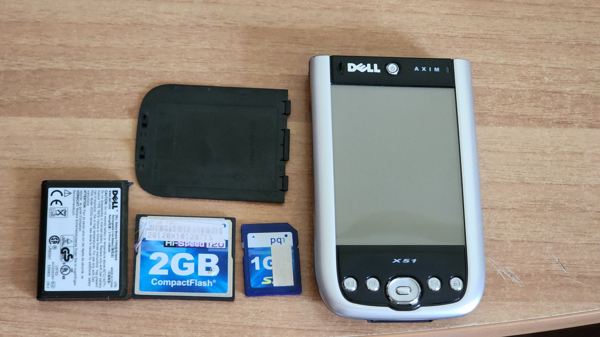 Dell Axim X51 – Ретро КПК с тъчскрийн и WiFi

Описание: Продавам ретро