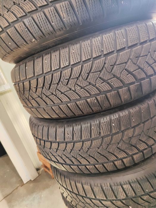 4бр.зимни гуми 225/60/18 Dunlop