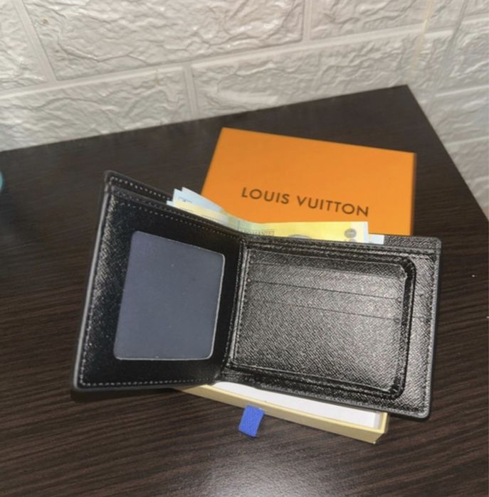 Portofel Louis Vuitton nou nout