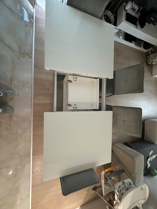 Трапезна маса с 4 стола