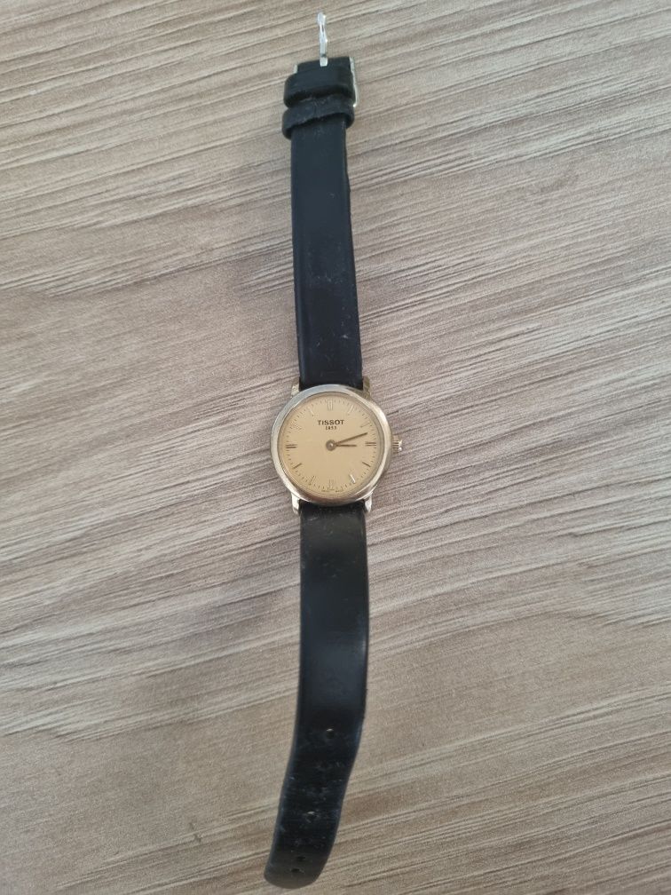 Часовник Tissot, дамски