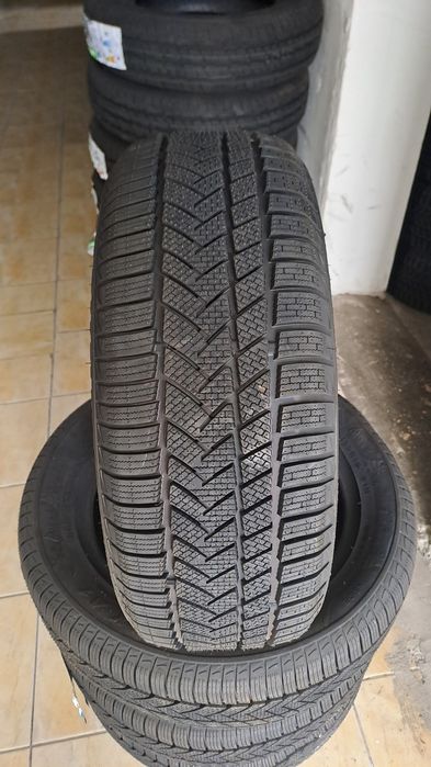 Anvelope noi iarna 215 60 r16