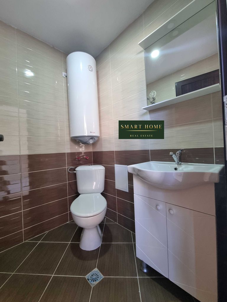 Дава се под наем Офис в Горна Оряховица - 21 кв.м за 178.5 € - Снимка #2