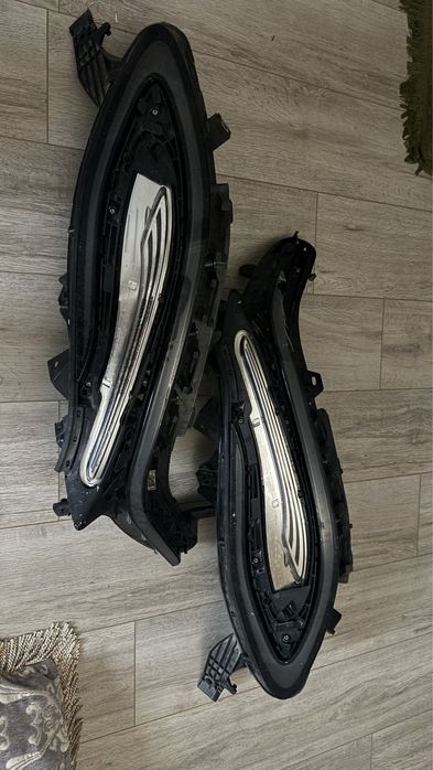 Фары на hongqi e-qm5 2 штуки б\у рабочие