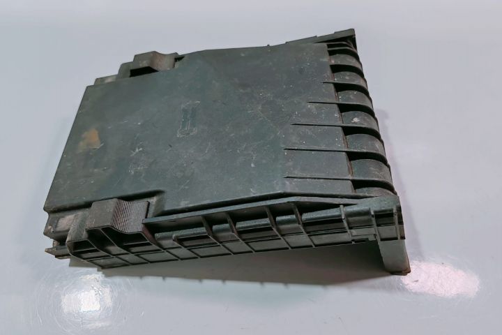 Capac  Panou sigurante 1K0937132F Volkswagen VW Golf a 5-a generatie