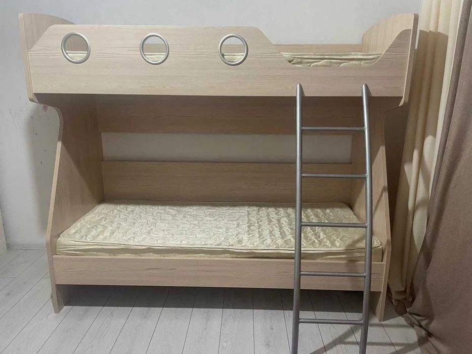 Кровать двухярусная