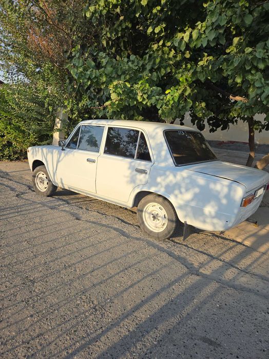 Vaz 2101/1978 sotiladi