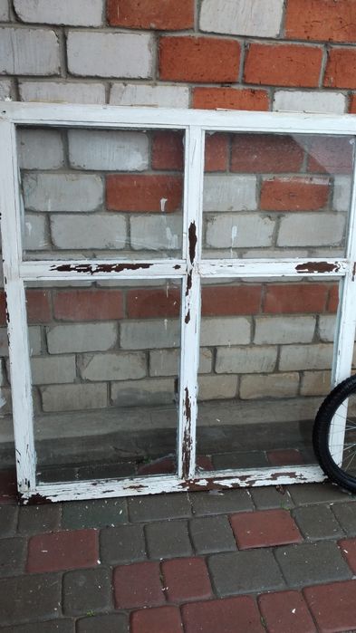 Продам 2 рамы со стеклом 120×130