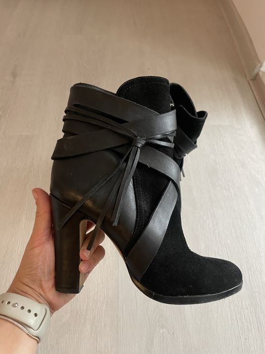 Cizme scurte de piele, cu toc, marime 36, Vince Camuto