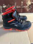 Vand bocanci protectie Uvex marimea 44