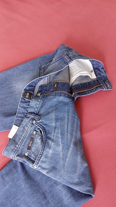 BOSS Maine размер 33/32, мъжки дънки в перфектно състояние.