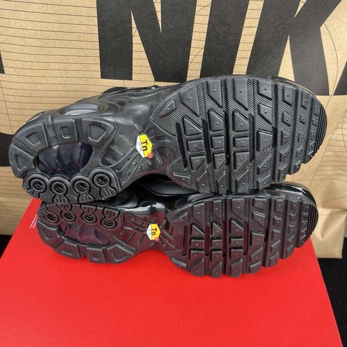 Air Max Plus TN Triple Black
