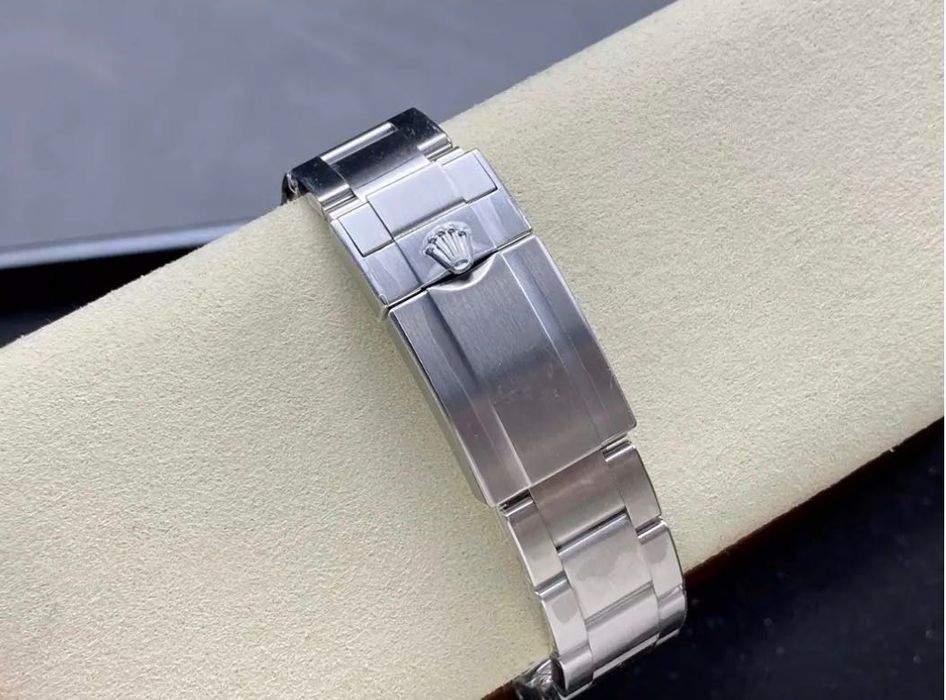 Rolex Explorer II , Black, 42 mm, Oystersteel, Reference 226570