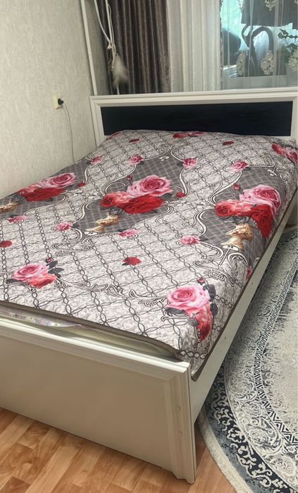 Продам спальний гарнитур