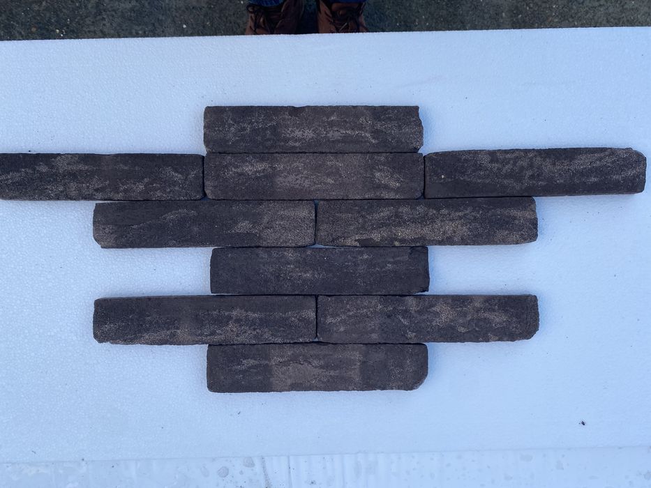 Caramida Aparenta feliata