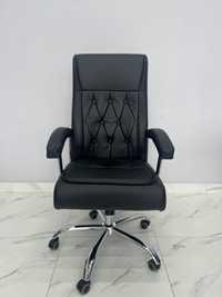 Офисное кресло модель Борн