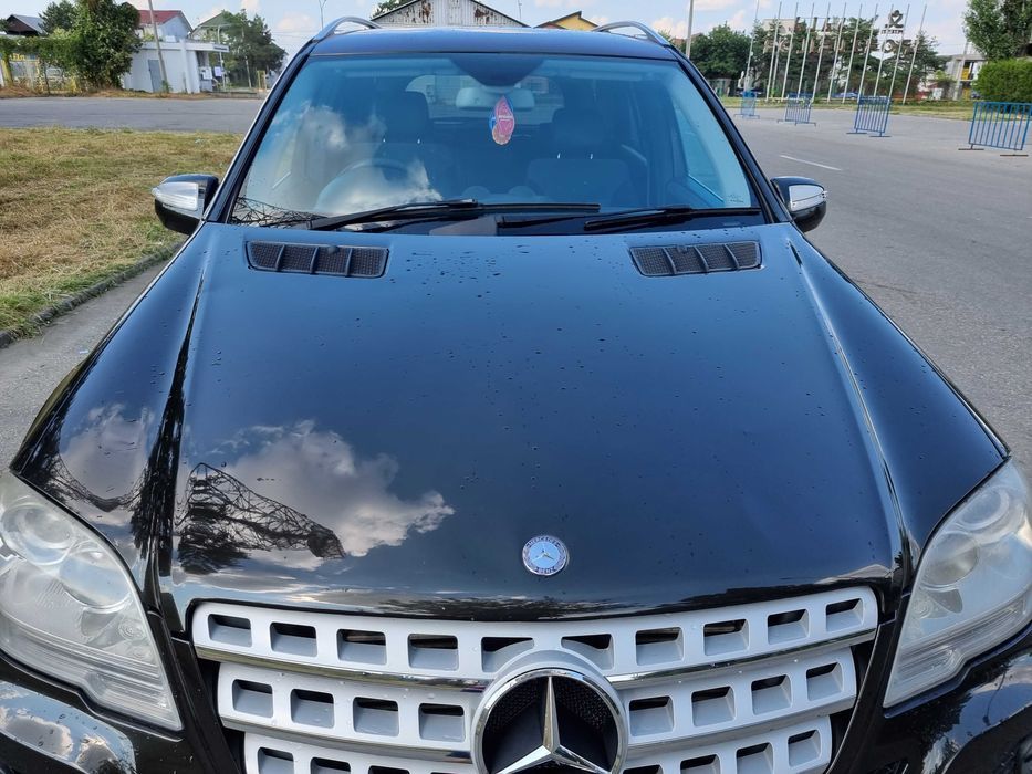 Dezmembrez Mercedes ML W164 Facelift ML320 ML350 ML500 ML420