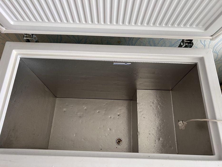 Морозилник б/у все работает